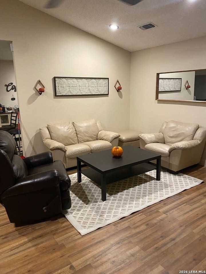 5614 Champions Hill Dr - Photo 4 of 5
