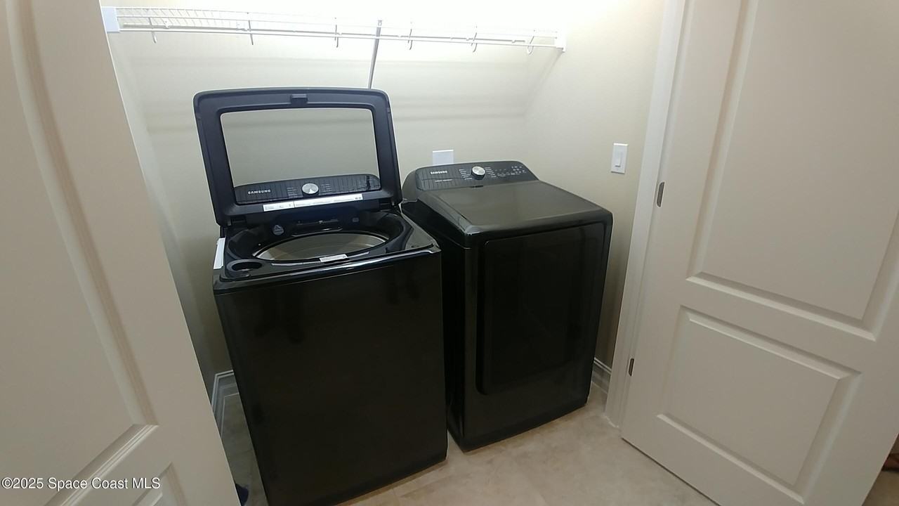 8303 Loren Cove Dr - Photo 4 of 33