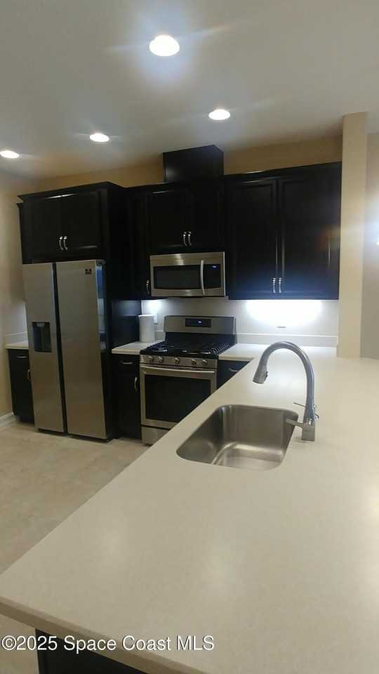 8303 Loren Cove Dr - Photo 5 of 33