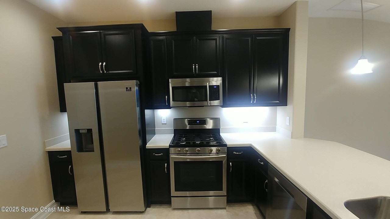 8303 Loren Cove Dr - Photo 6 of 33
