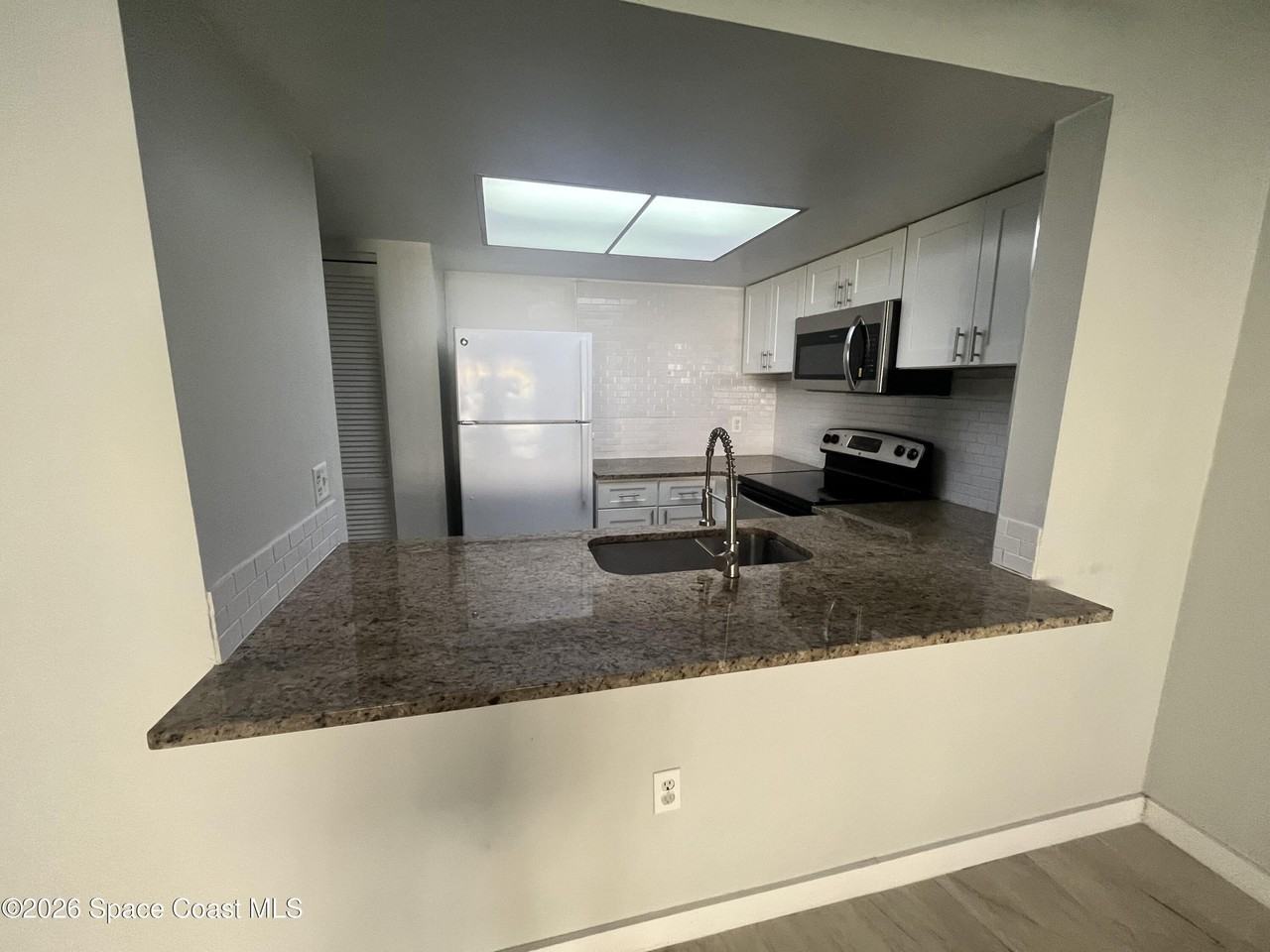 1080 June Dr - Photo 5 of 12