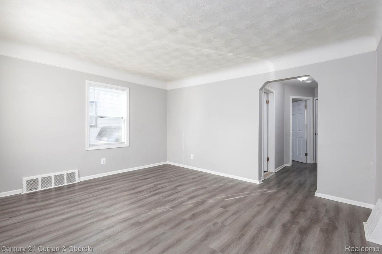 18943 Greydale Ave - Photo 2 of 19