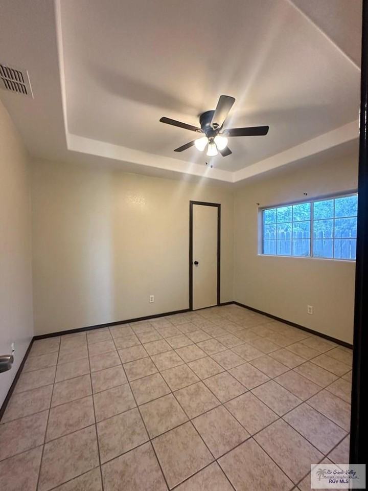2412 Munich St - Photo 3 of 18