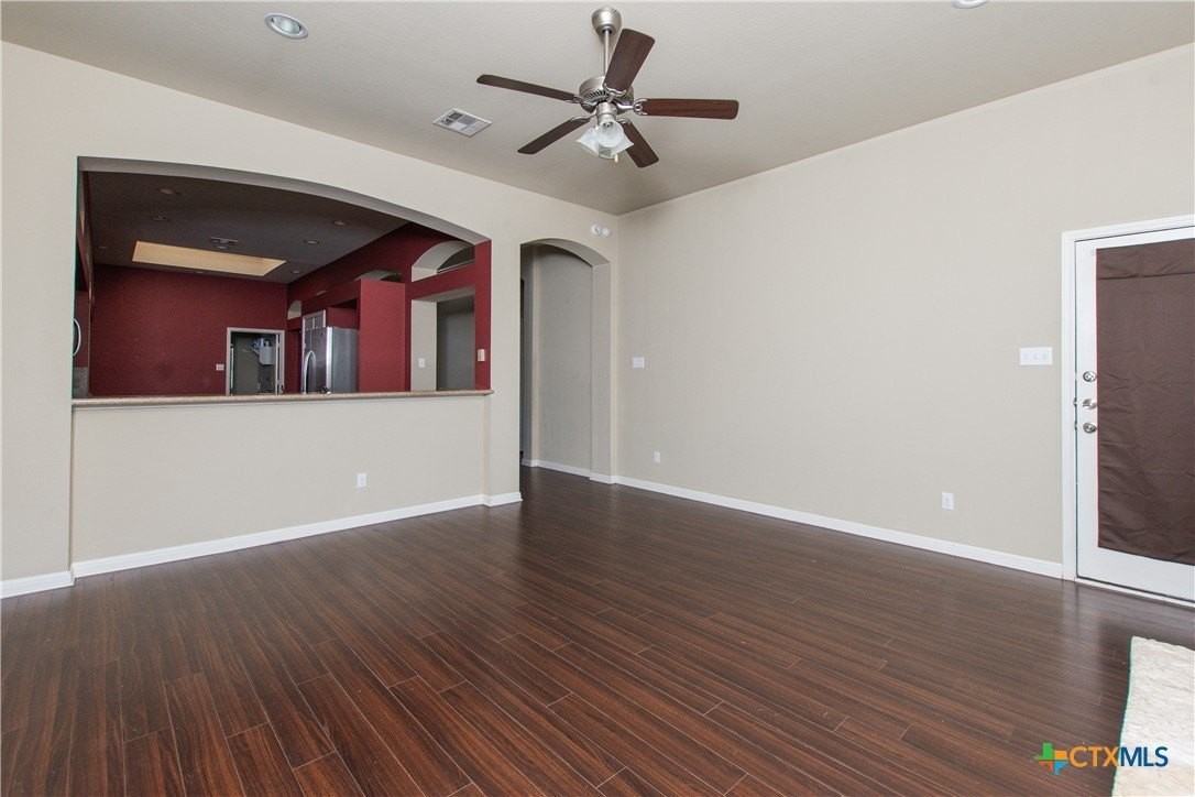 3505 Castleton Dr - Photo 5 of 28