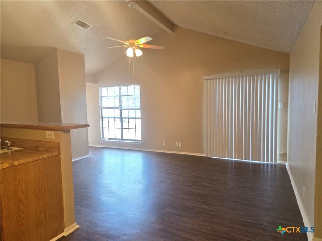 5226 Davy Crockett St - Photo 3 of 14