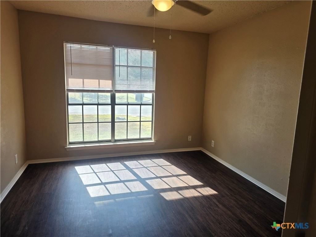 5226 Davy Crockett St - Photo 7 of 14