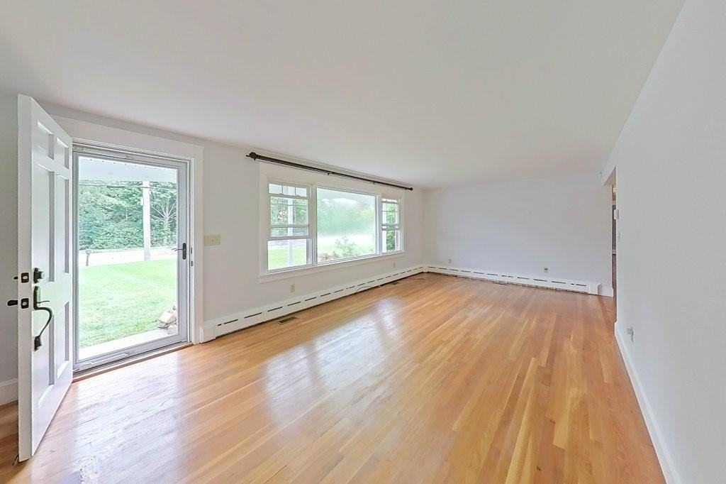 1290 W Main Rd - Photo 3 of 29