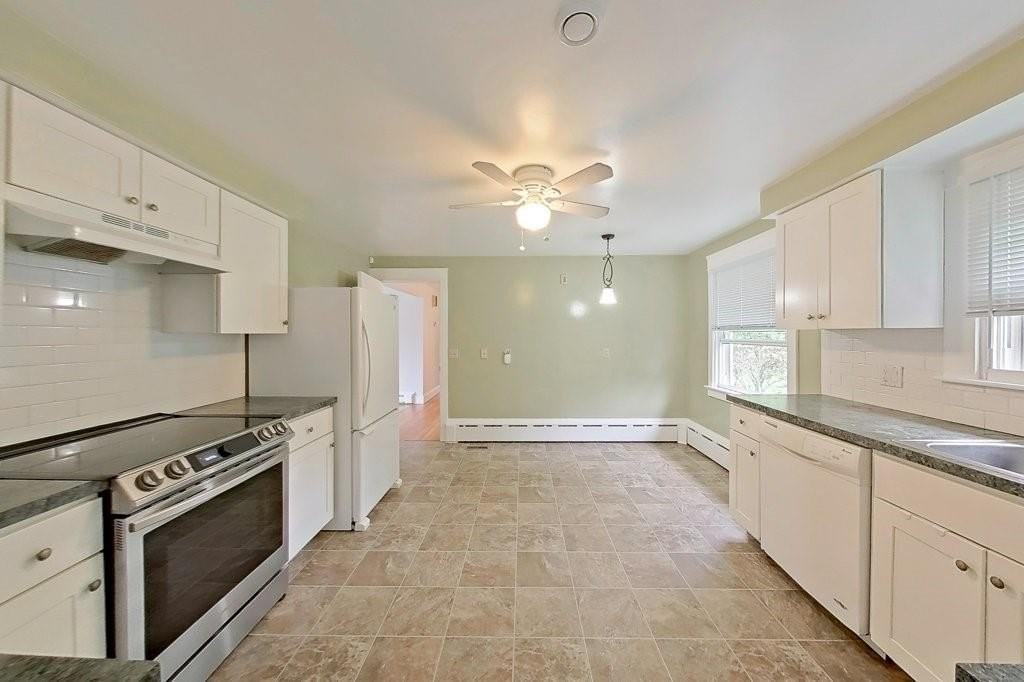 1290 W Main Rd - Photo 6 of 29