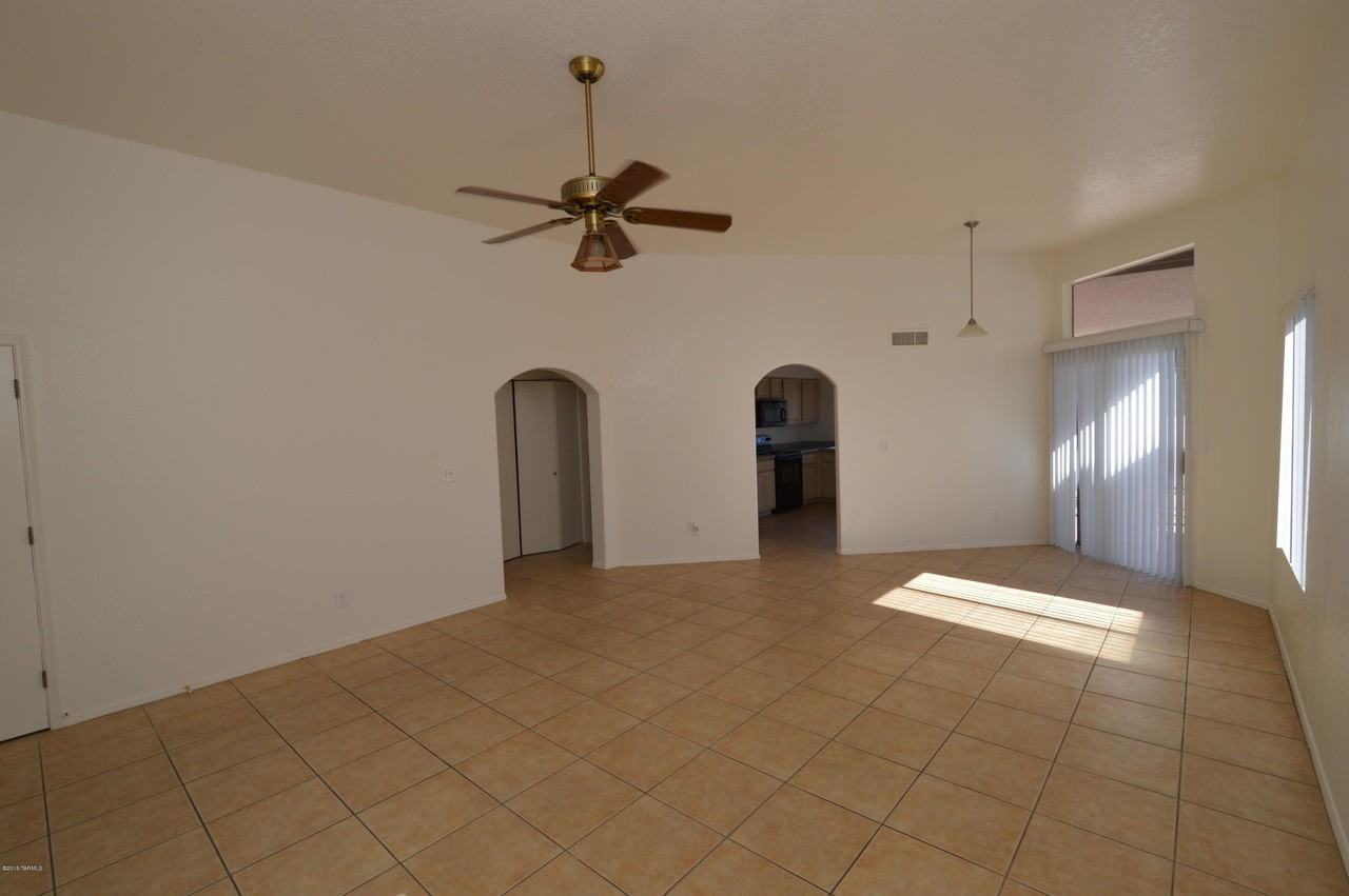 10421 E Windstorm Dr - Photo 2 of 11