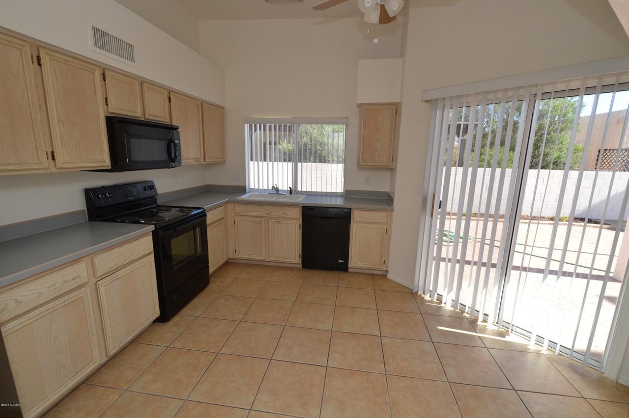 10421 E Windstorm Dr - Photo 3 of 11