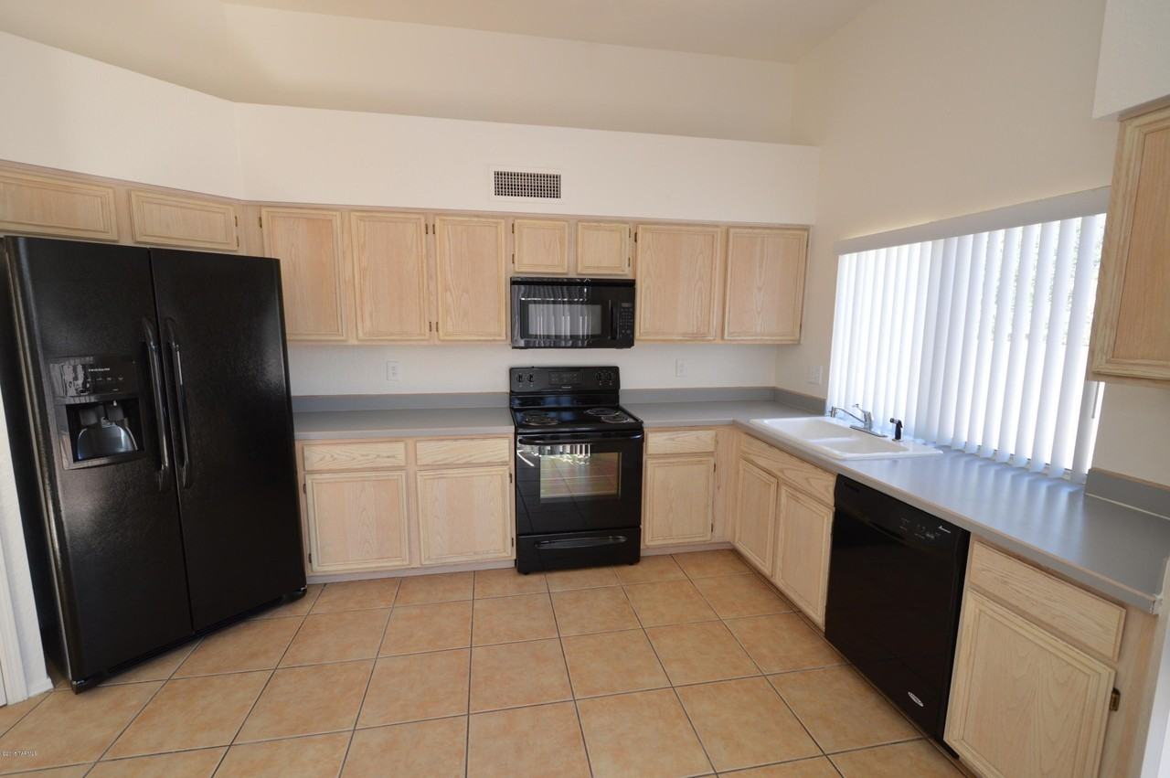 10421 E Windstorm Dr - Photo 4 of 11