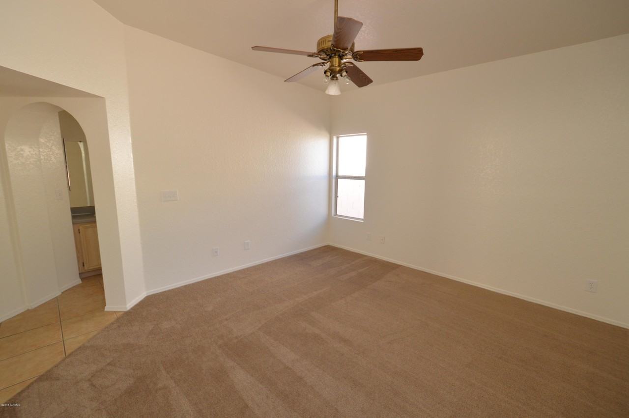 10421 E Windstorm Dr - Photo 5 of 11
