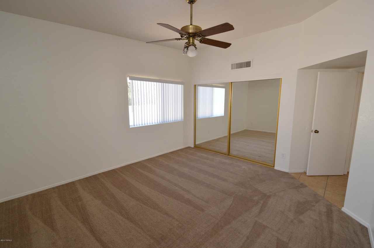 10421 E Windstorm Dr - Photo 6 of 11