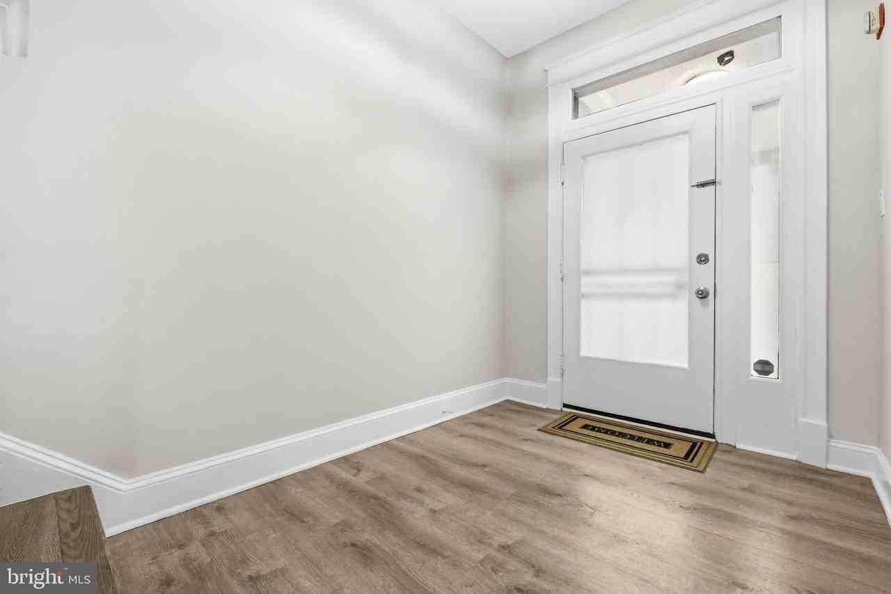 3928 14th St Nw #FL2 - Photo 4 of 32