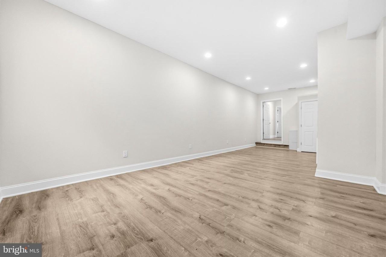 3928 14th St Nw #FL2 - Photo 6 of 32