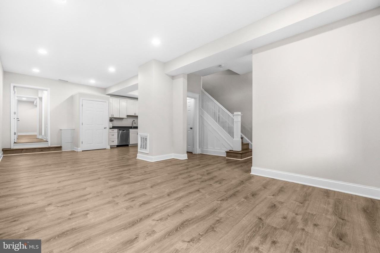 3928 14th St Nw #FL2 - Photo 7 of 32
