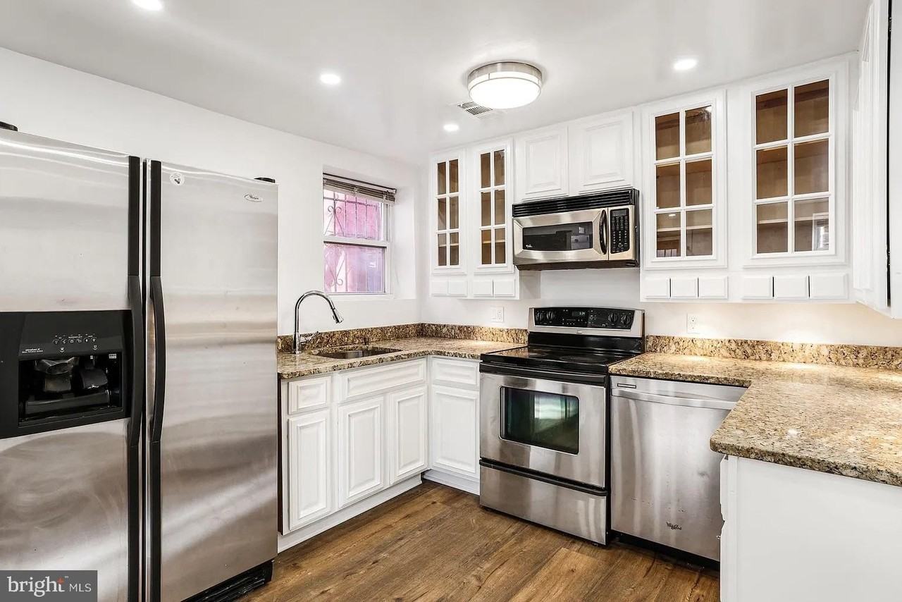 1377 Quincy St Nw - Photo 5 of 16