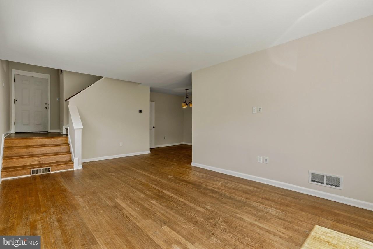 5036 Eastern Ave Ne - Photo 6 of 20