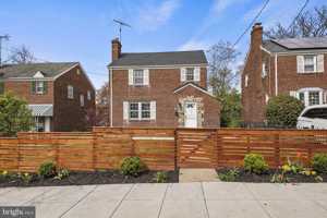 featured image of 1807 41st Pl Se