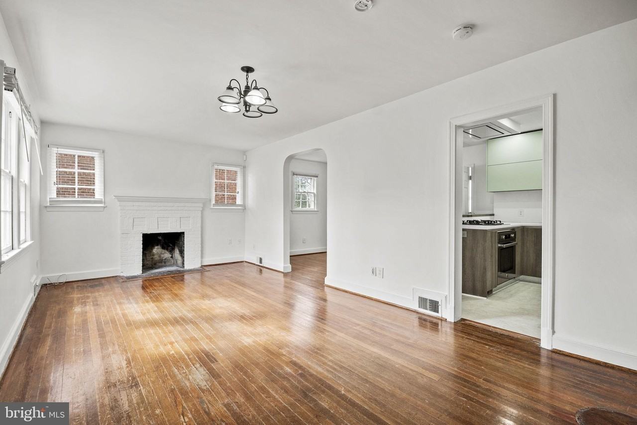 1807 41st Pl Se - Photo 3 of 39
