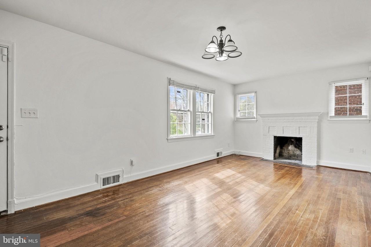 1807 41st Pl Se - Photo 4 of 39