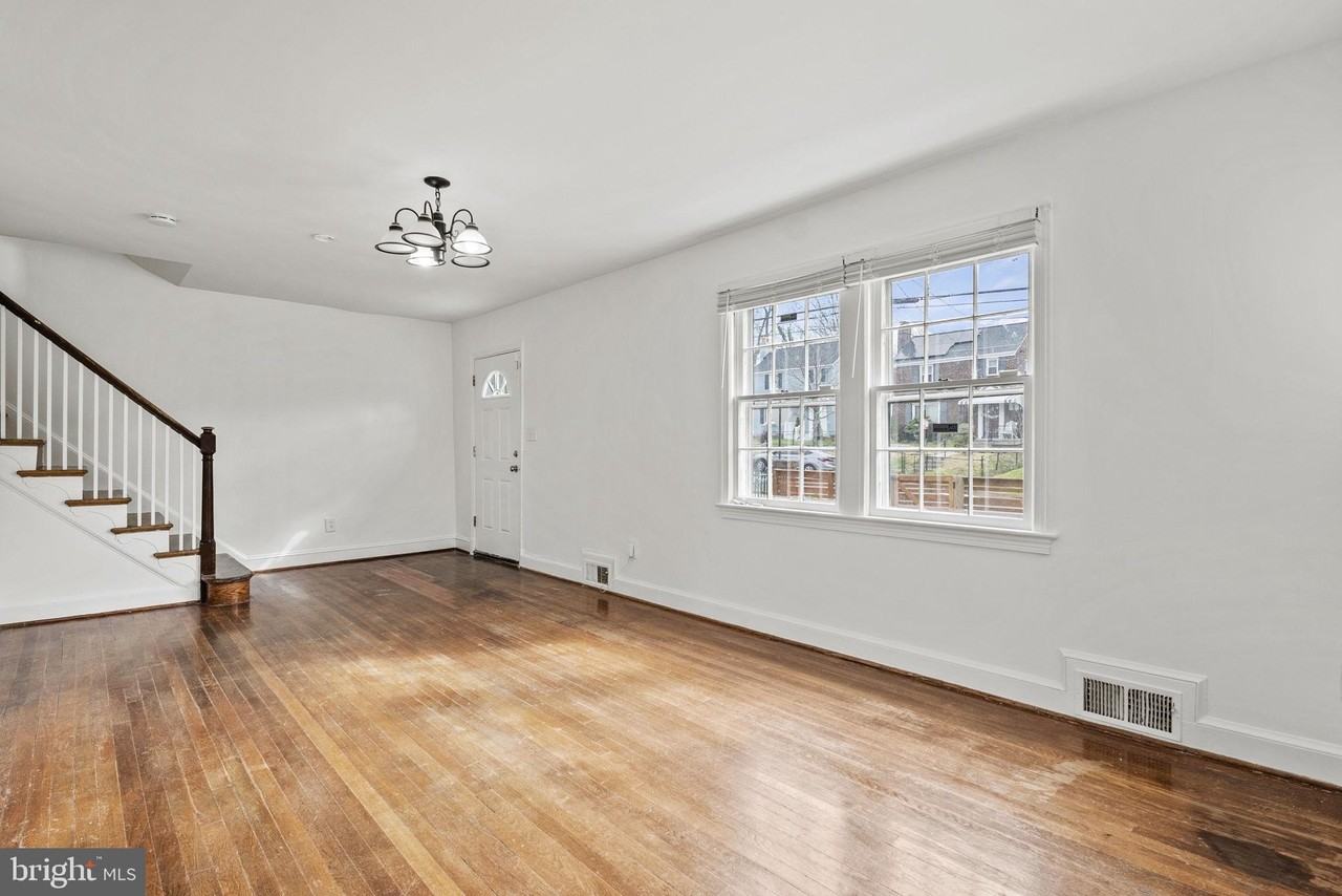 1807 41st Pl Se - Photo 5 of 39