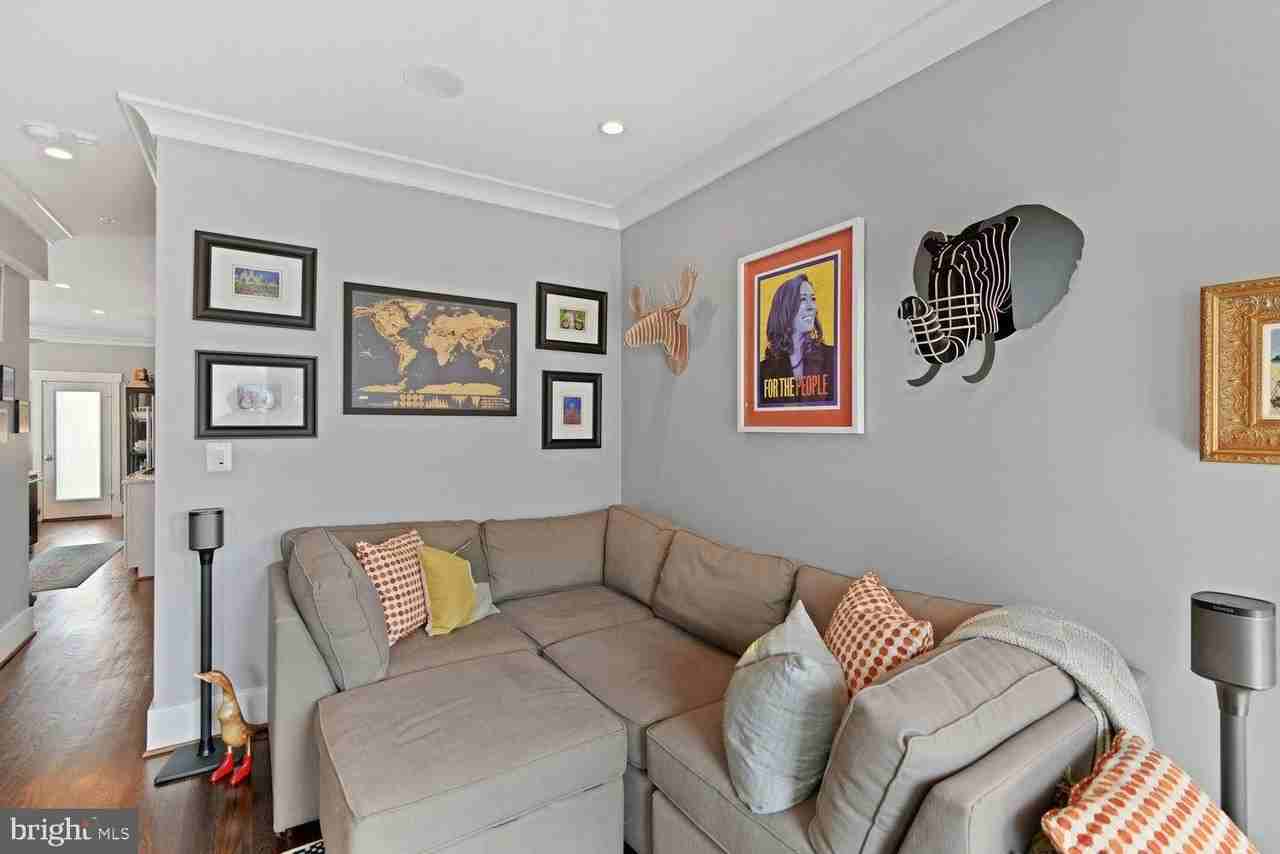 509 Franklin St Ne #1 - Photo 4 of 32