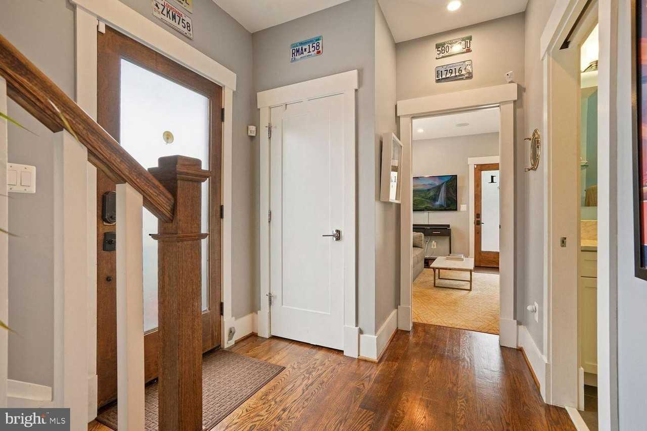 509 Franklin St Ne #1 - Photo 7 of 32