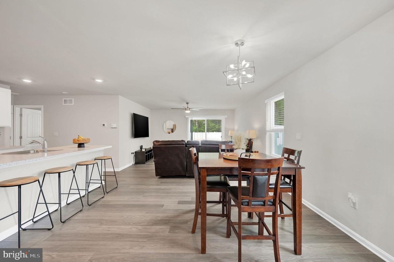 529 Currant Cir - Photo 5 of 36