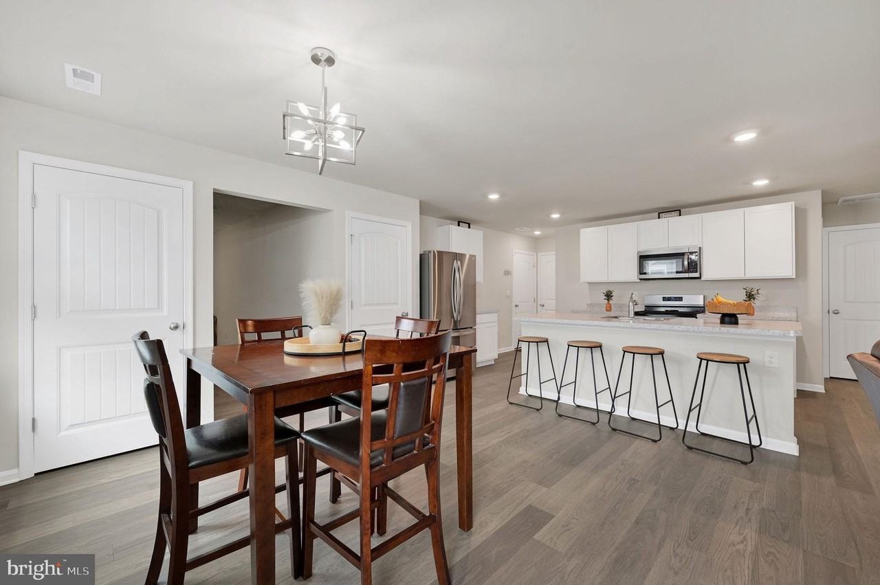 529 Currant Cir - Photo 7 of 36