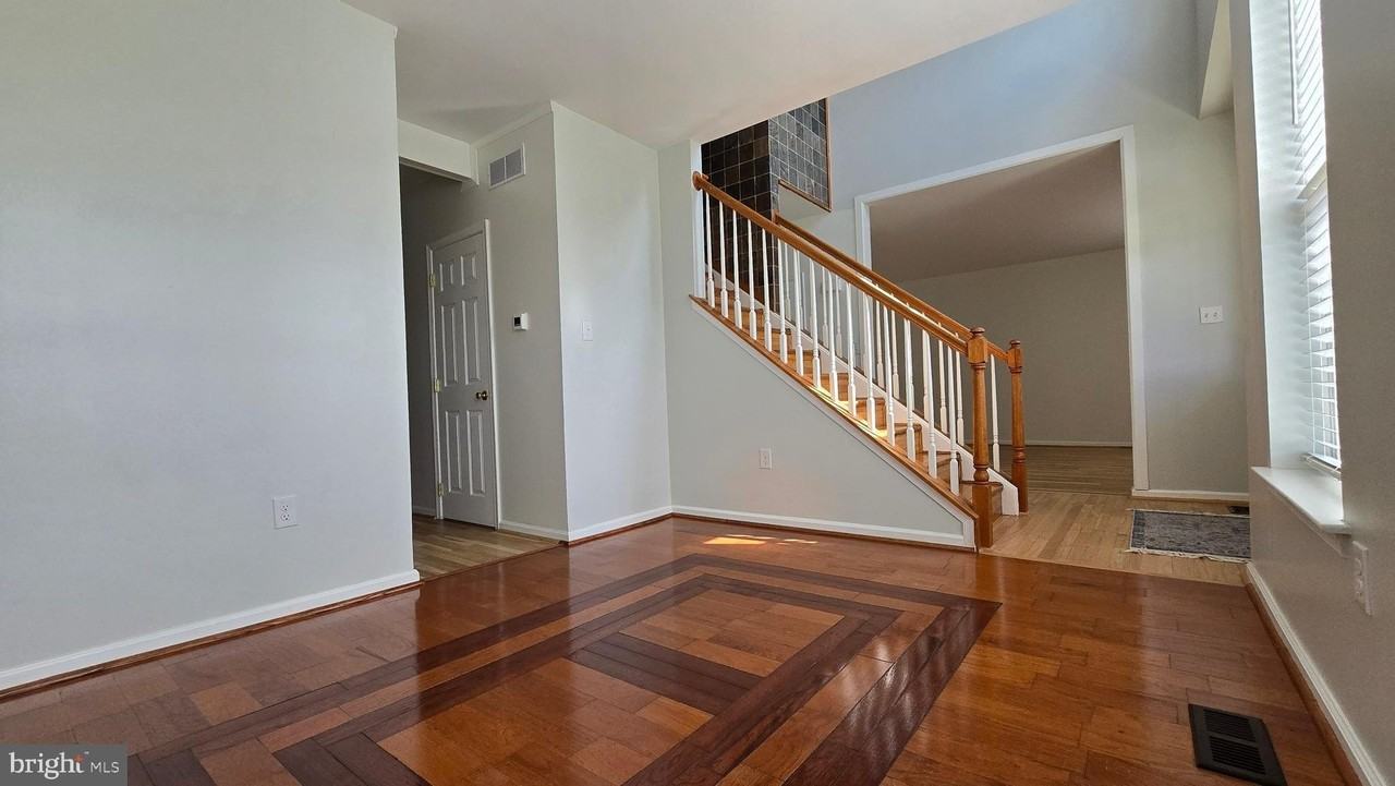 6 Mary Ella Ct - Photo 7 of 50