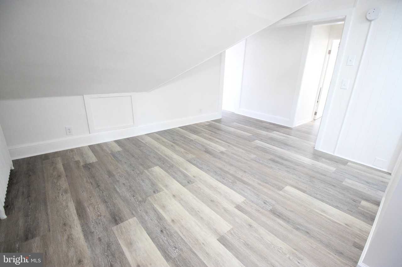 201 E Delaware Ave - Photo 3 of 7