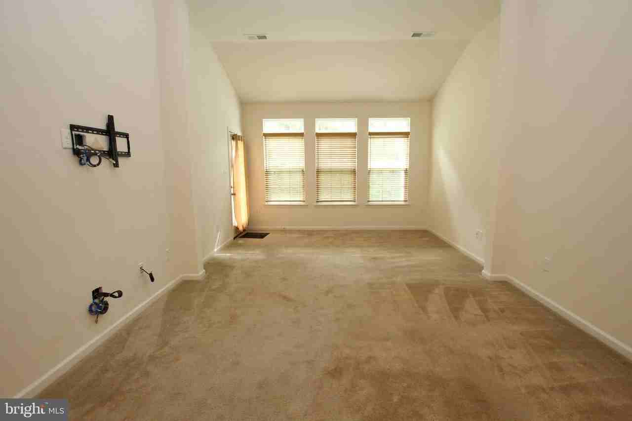 36401 Ridgeshore Ln - Photo 4 of 21
