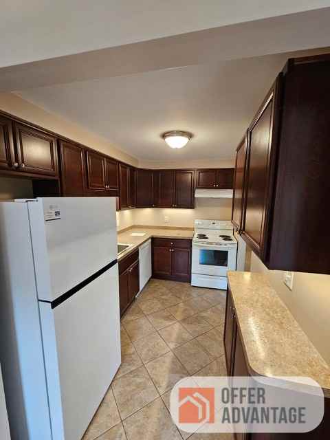 137 Creekside DriveUnit 3 #137-3 - Photo 2 of 10