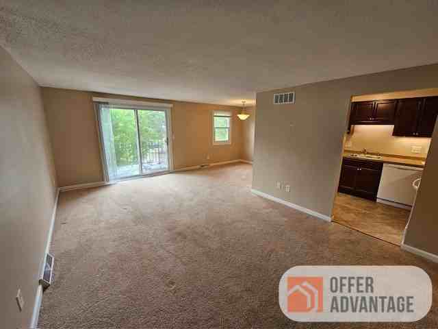 137 Creekside DriveUnit 3 #137-3 - Photo 3 of 10