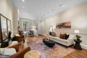 featured image of 832 William St