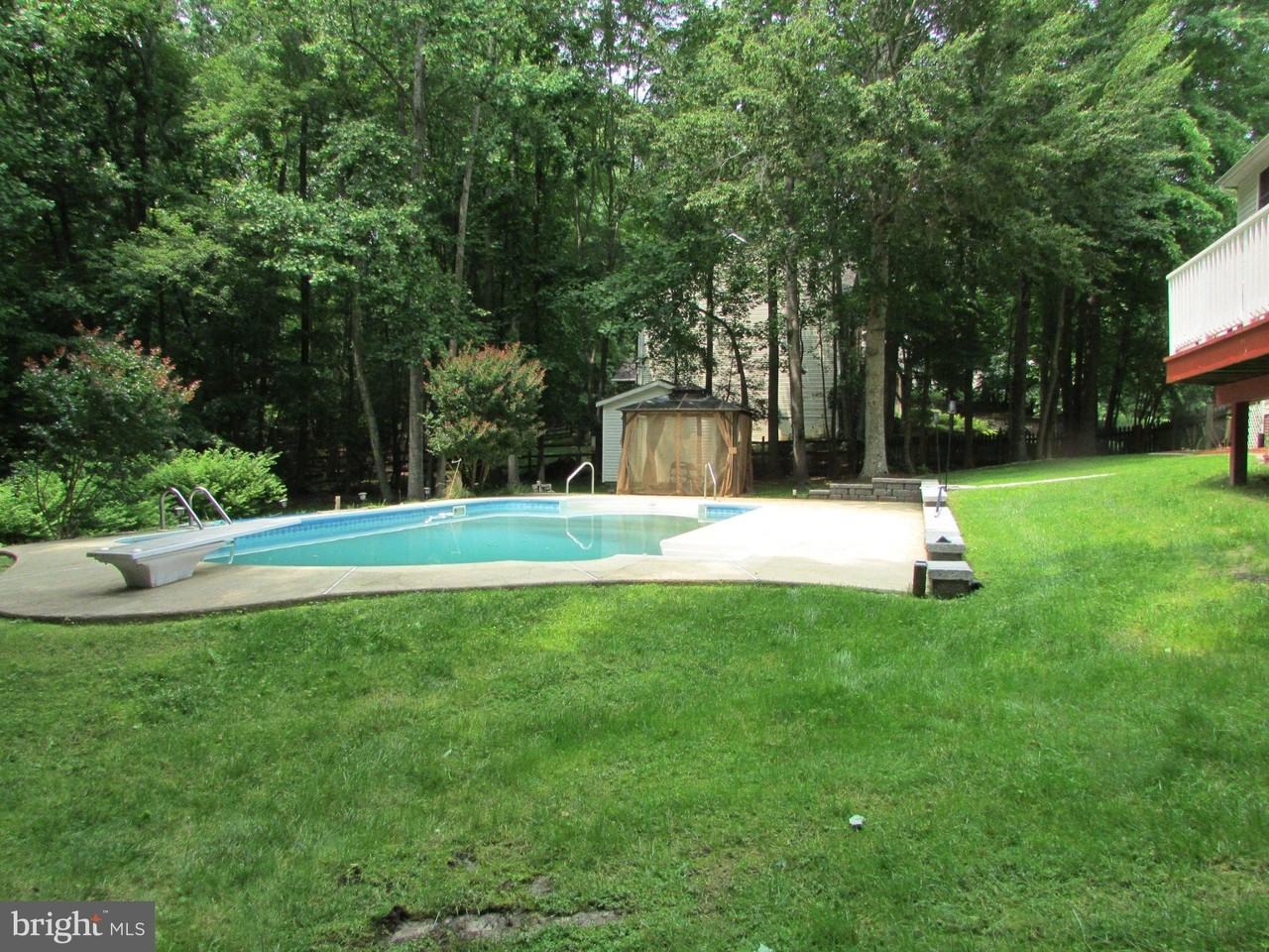 1009 Wales Dr - Photo 4 of 33