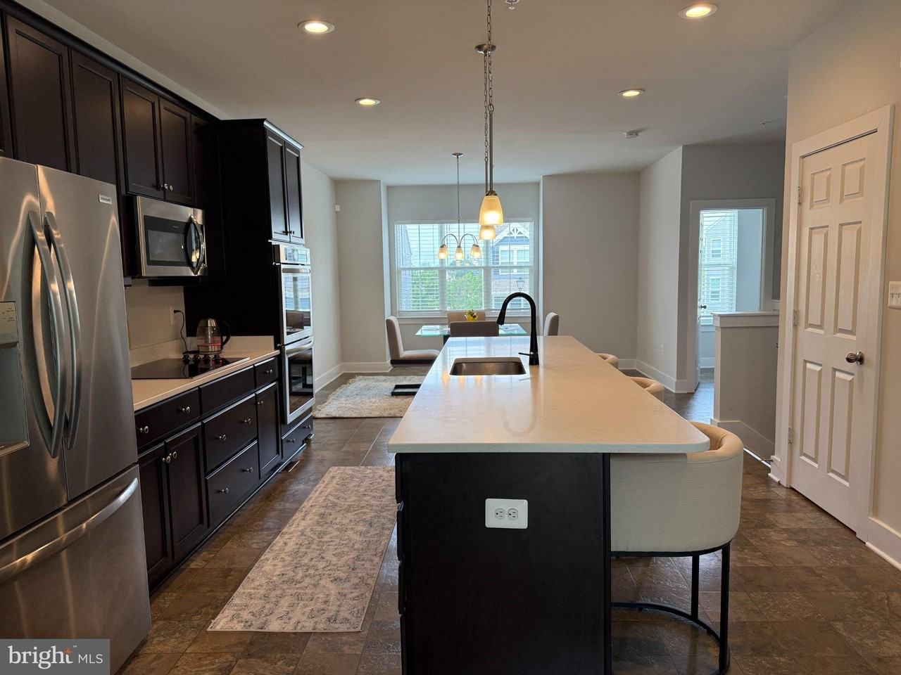 2773 Town View Cir - Photo 3 of 6