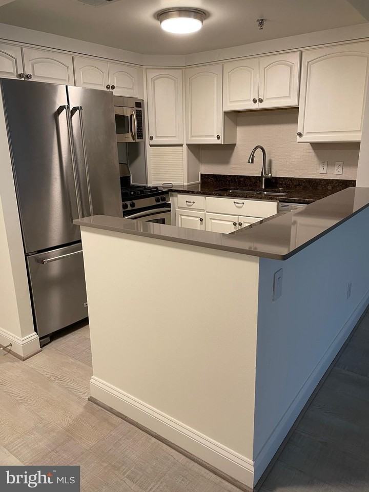 4808 Moorland Ln #409 - Photo 5 of 15
