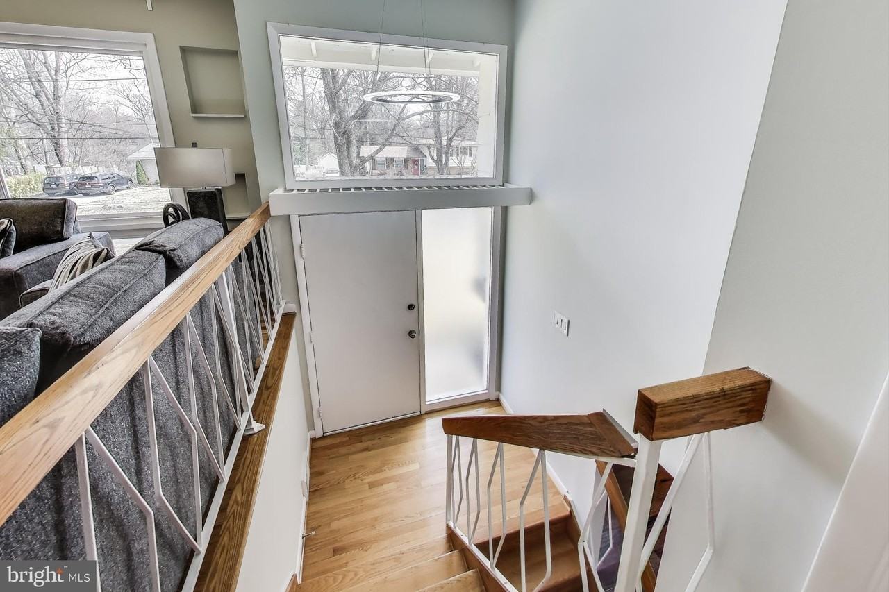 14316 Woodcrest Dr - Photo 4 of 34