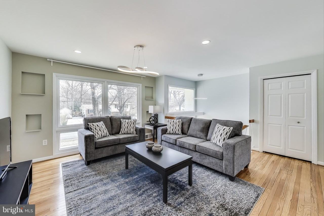 14316 Woodcrest Dr - Photo 5 of 34