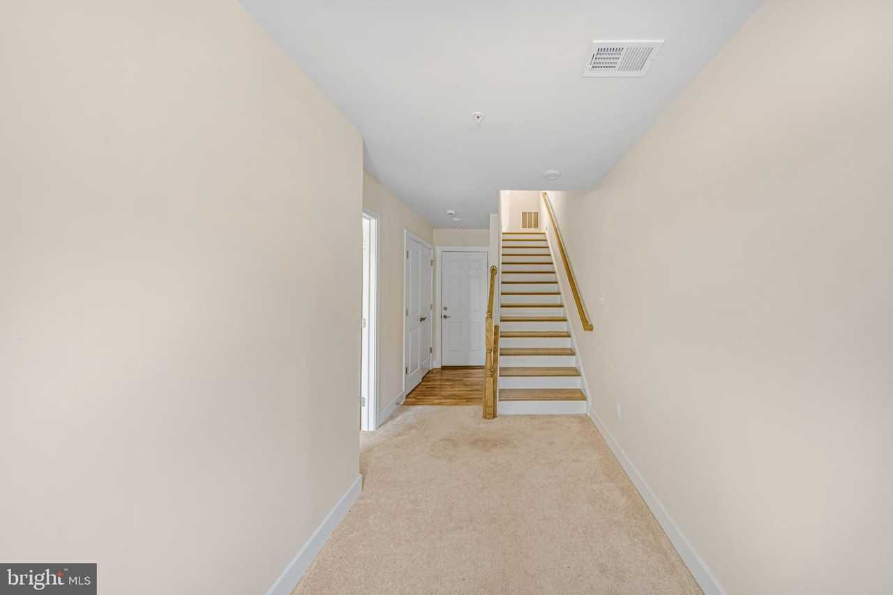 3525 Carnaby St - Photo 3 of 34