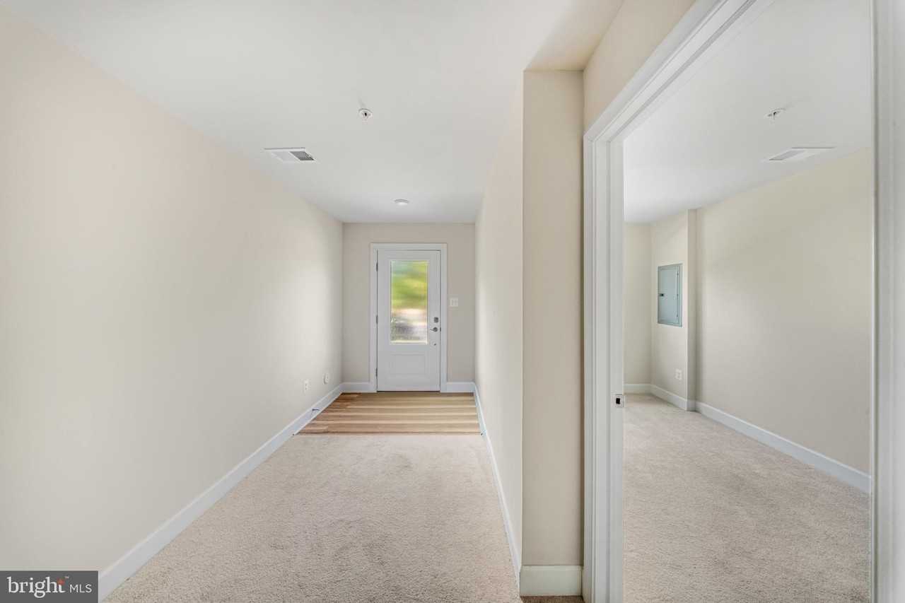 3525 Carnaby St - Photo 4 of 34