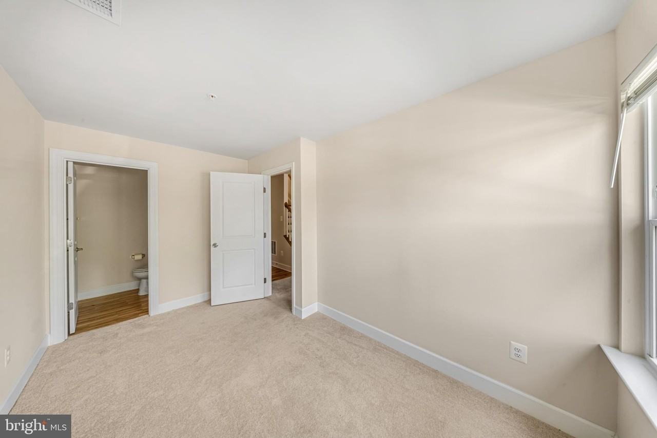 3525 Carnaby St - Photo 7 of 34