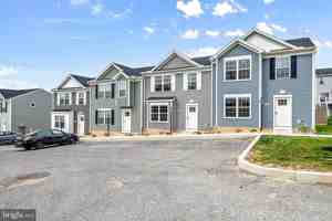 featured image of 442 Peleton St