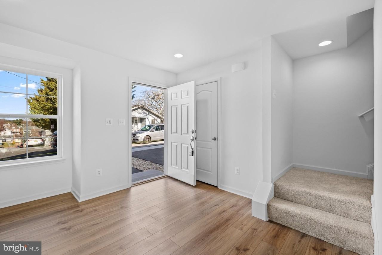 442 Peleton St - Photo 2 of 27