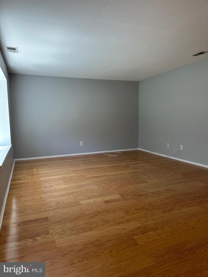 159 Wyndham Pl - Photo 6 of 30
