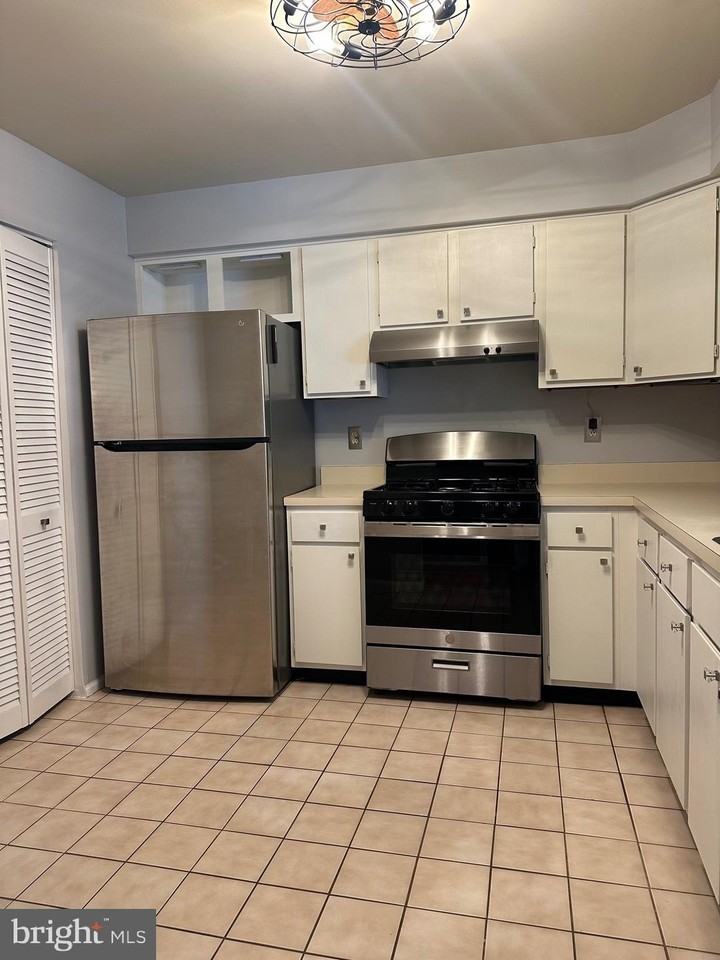 159 Wyndham Pl - Photo 7 of 30