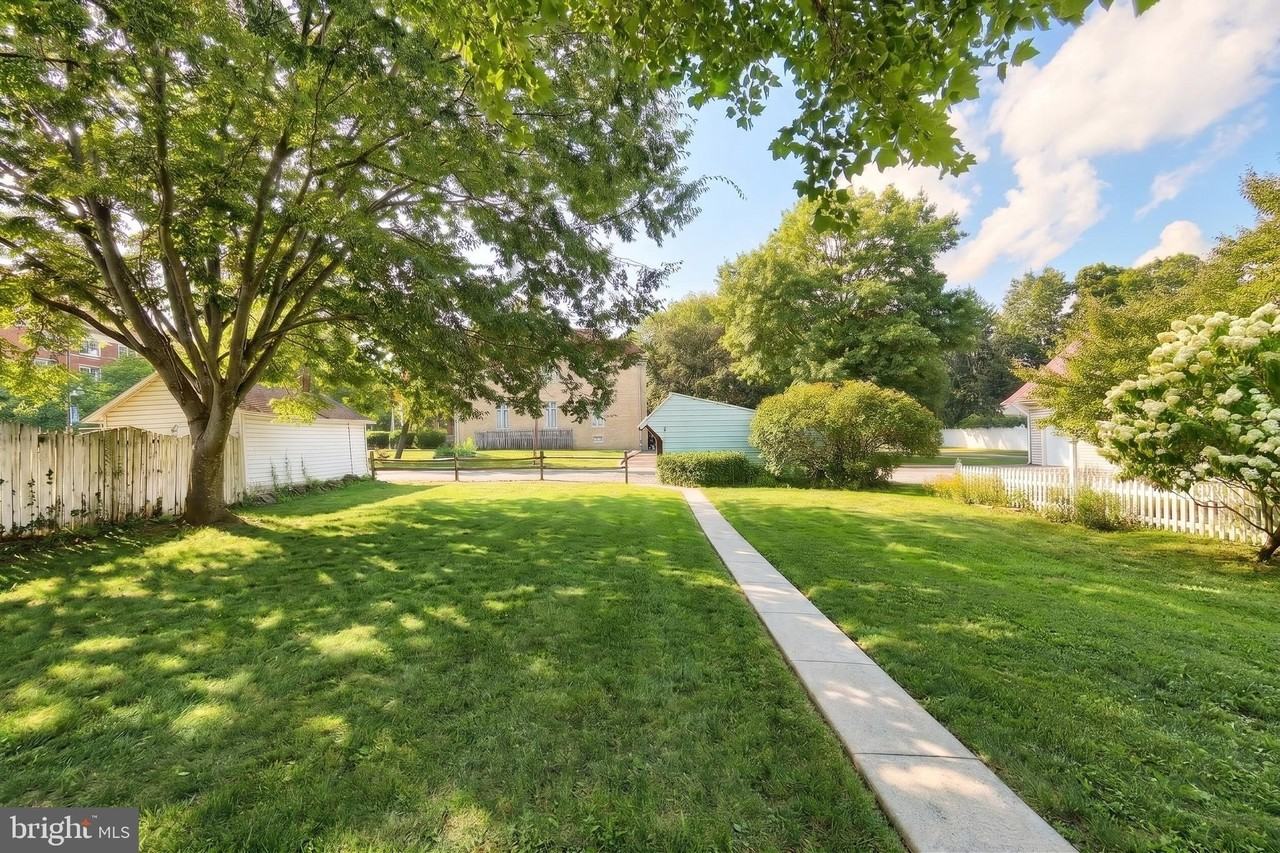 412 Carlisle St - Photo 6 of 28