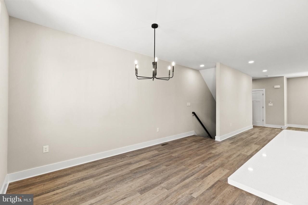 3 Commons Ct - Photo 6 of 37